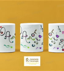 Caneca O amor está no ar Caneca Cerâmica O Amor está no Ar